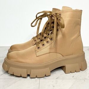Steve Madden Thora Tan Chunky Lug Sole Lace Up Boot 9M